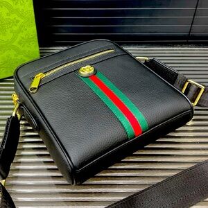 Gucci Black Messenger Bag with Green and Red Stripe